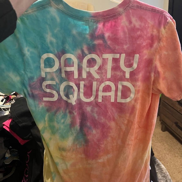 Lot of 11 paparazzi tshirts and jackets
Good used condition - Picture 13 of 13